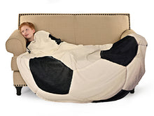 Load image into Gallery viewer, Soccer Ball Traditional Round Blanket 68" Diameter