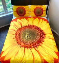 Load image into Gallery viewer, Sunflower 5 PC Kids Full Bed Set With Round Comforter