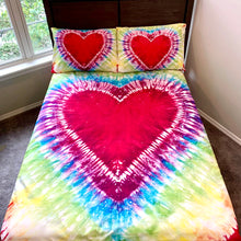 Load image into Gallery viewer, Heart Tie Dye 5 PC Kids Full Bed Set With Round Comforter