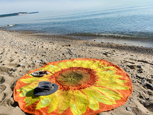 Load image into Gallery viewer, Sunflower Traditional Round Blanket 68" Diameter