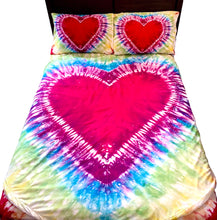 Load image into Gallery viewer, Heart Tie Dye Kids Full Bed Set With Round Comforter
