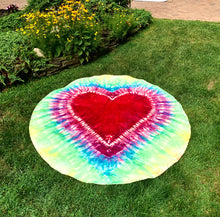 Load image into Gallery viewer, Heart Tie Dye Traditional Round Blanket 68&quot; Diameter
