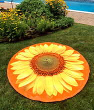 Load image into Gallery viewer, Sunflower Traditional Round Blanket 68&quot; Diameter
