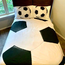Load image into Gallery viewer, Soccer 5 PC Kids Twin Bed Set With Round Comforter
